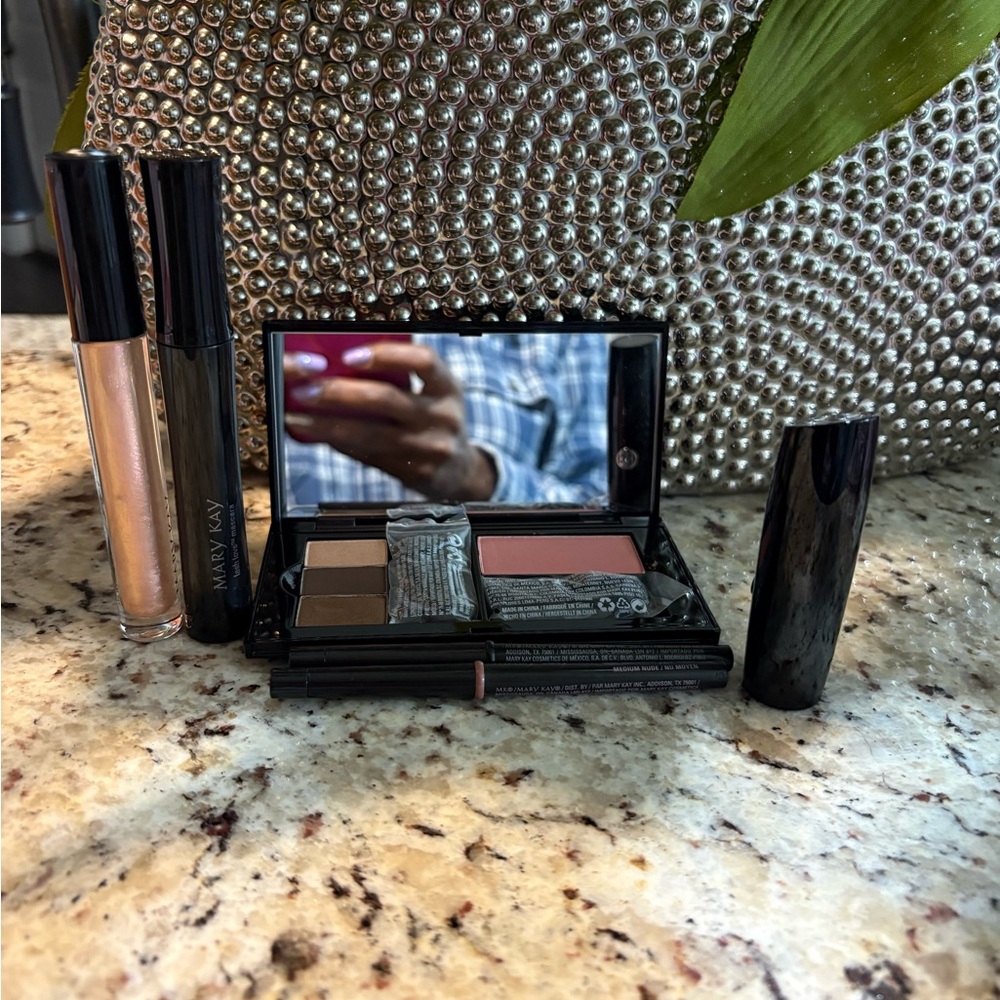 Mary Kay Gift Set